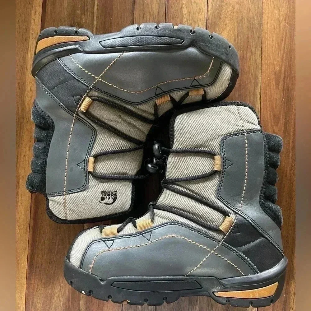 Sorel Sneaky Pete boots kids size 1